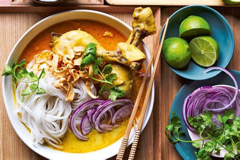  Khao Soi: Acı ve Kremalı Bir Tayland Lezzeti Keşfi!